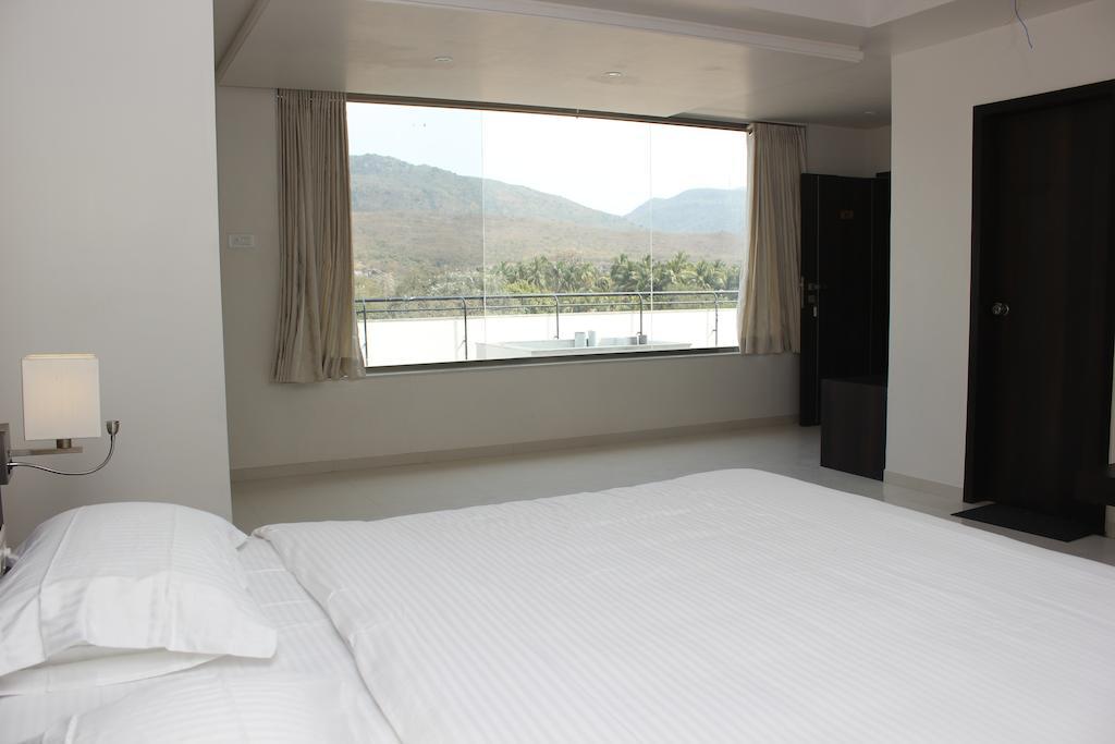 Hotel Magnum Inn 주나가드 객실 사진